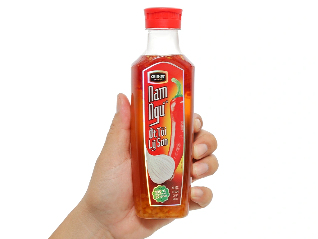 Nước mắm tỏi ớt Nam Ngư vị chua ngọt, cay the hấp dẫn, phù hợp với nhiều món ăn.