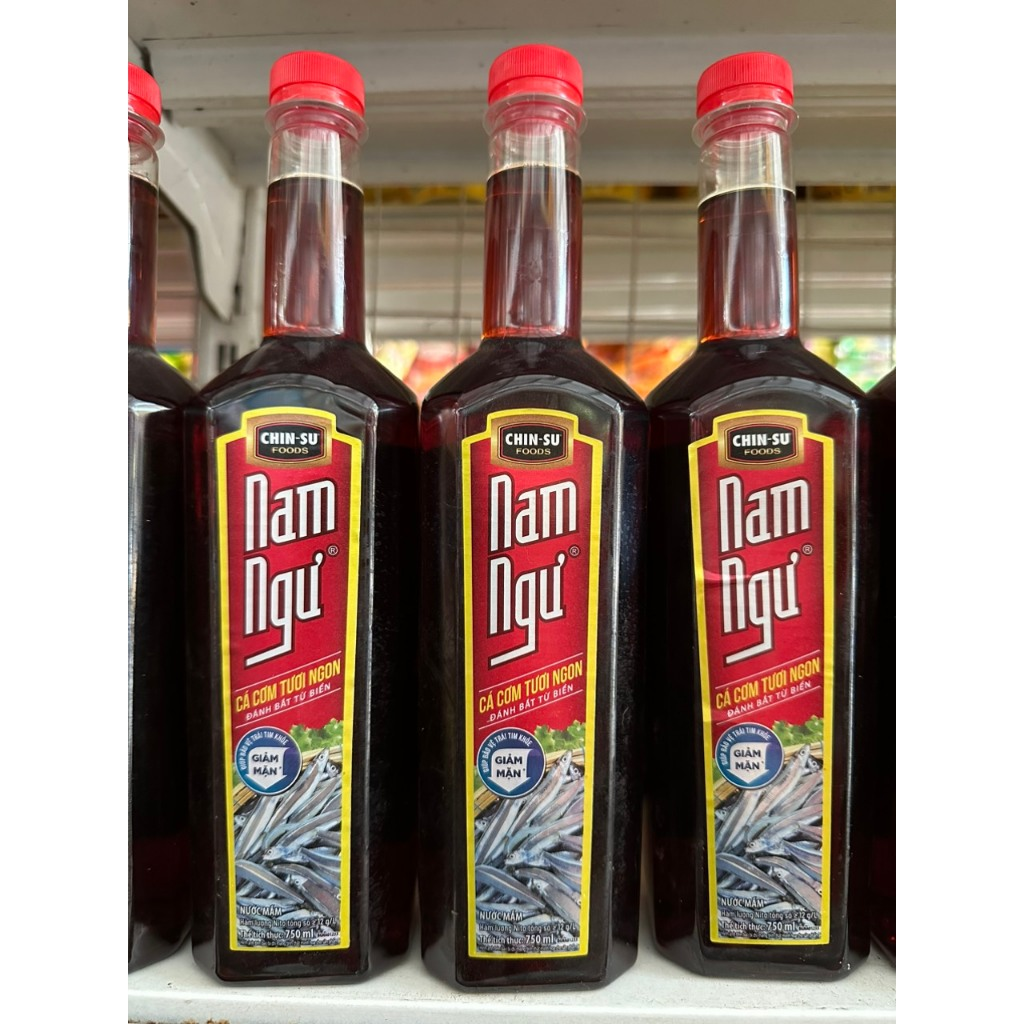 Giá Nam Ngư 750ml và nước mắm Nam Ngư 500ml bao nhiêu tiền? Khoảng 30.000 đến 68.000 VNĐ/chai.